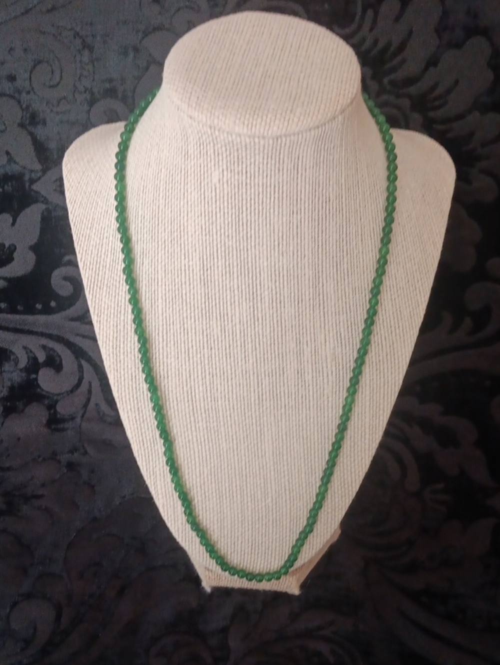 Emerald Dark Green - Beaded Necklace - Classic Elegance